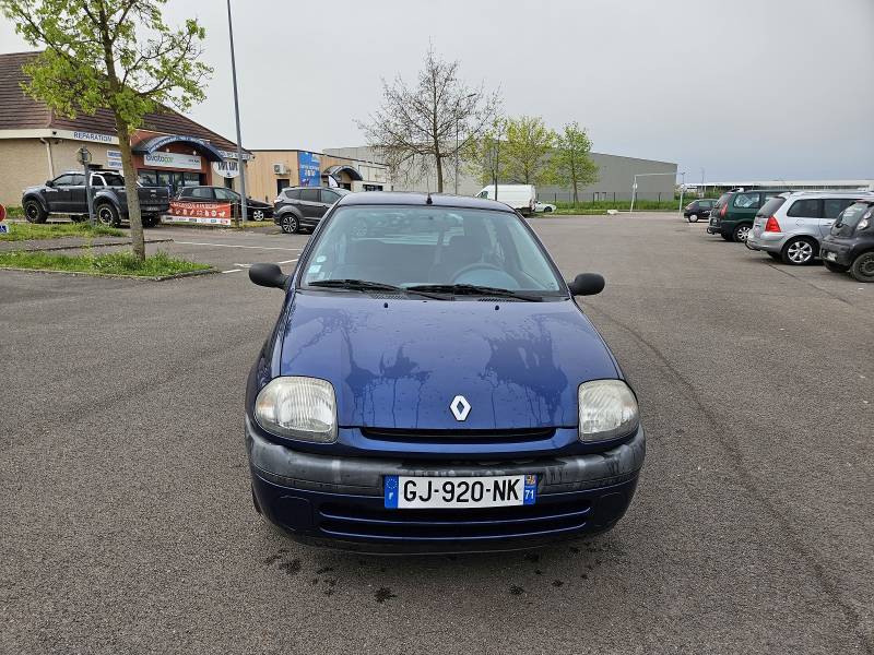 RENAULT CLIO.  1L2 ESSENCE   137 182KM